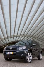 Toyota RAV4 2005 года